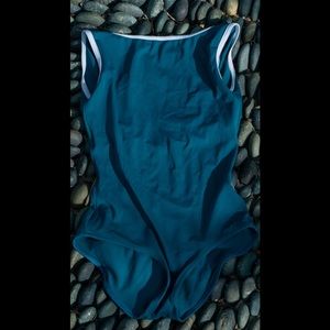 Sofiane Yumiko Dark teal with white trim